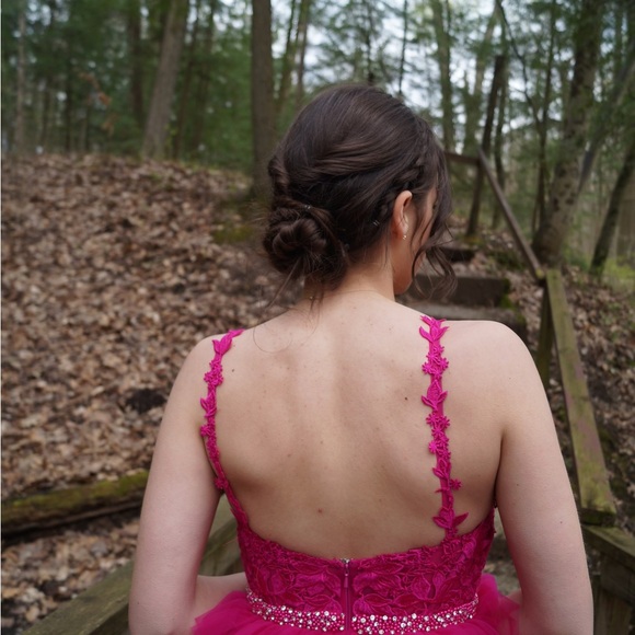 Prom dress from Henri’s color: fuchsia, worn once good condition, - Picture 6 of 7